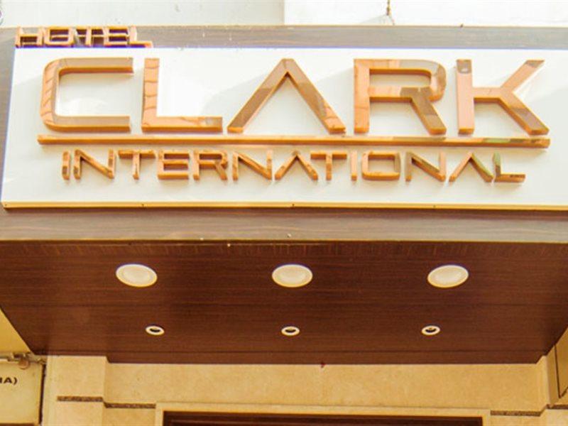 Clark International Hotel New Delhi Exterior photo